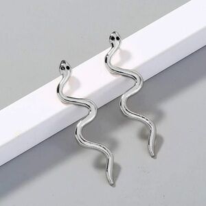 🐍 Awesome Metallic Snake Stud Earrings 🐍